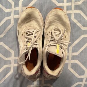 Nike Revolution Size 8